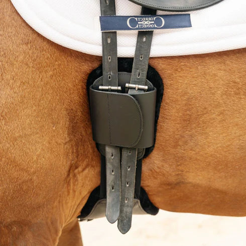 Correct Connect Pressure Relief Girth in Black