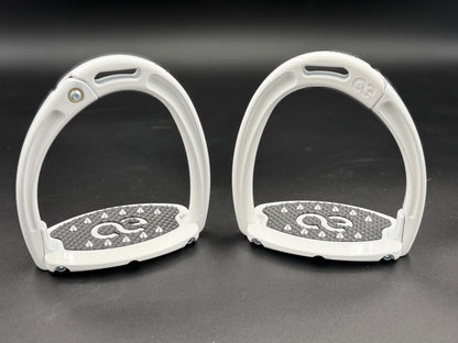 American Equus ‘Elite Escape’ English Stirrups Stratus White