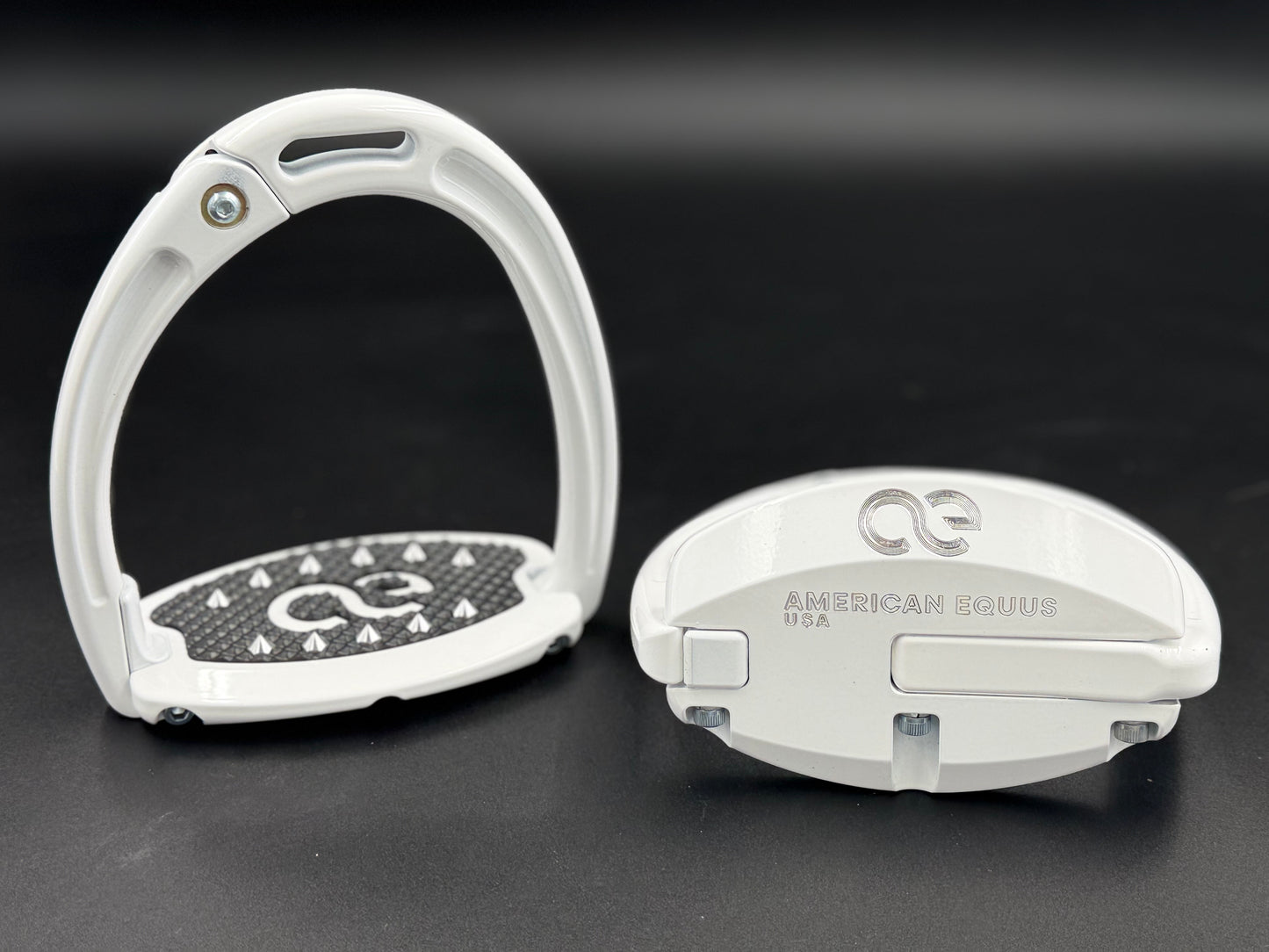 American Equus ‘Elite Escape’ English Stirrups Stratus White